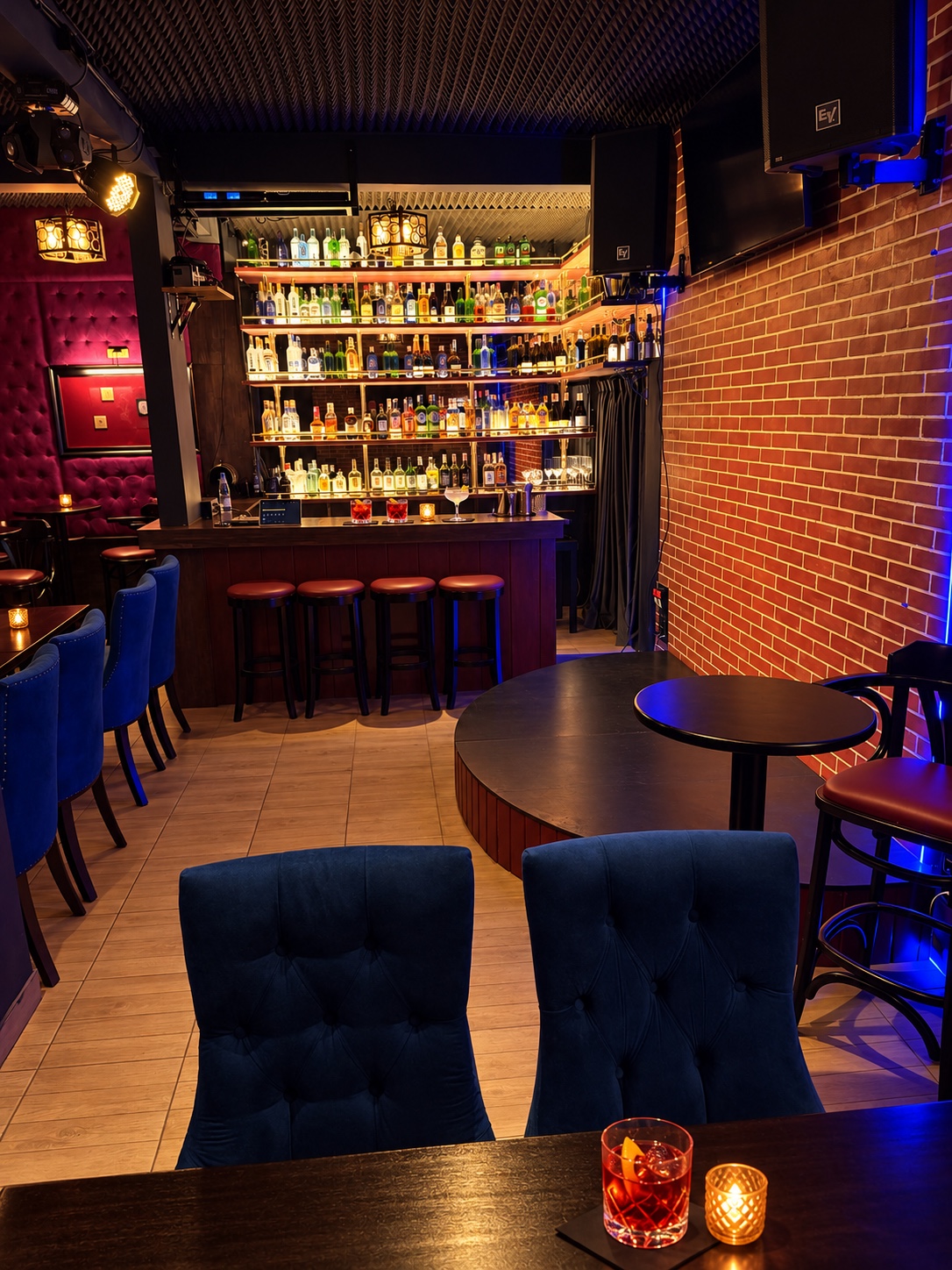 The Negroni bar and stage
